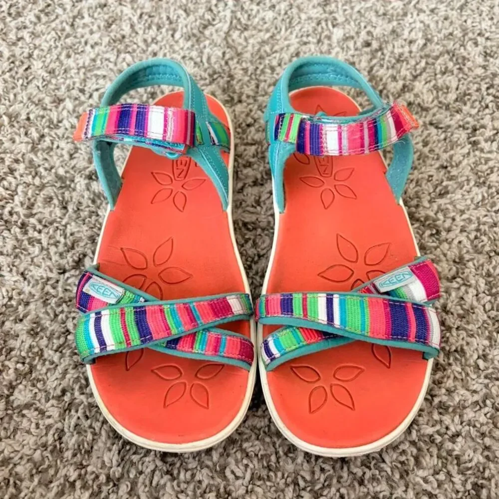 Size 3 / Girls KEEN Sandals